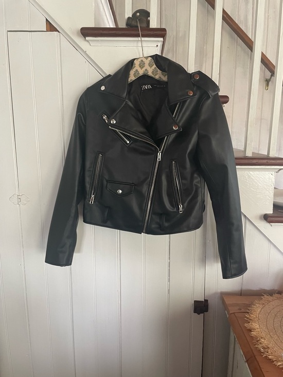 Zara Jackets & Blazers - Zara Black Faux Leather Biker Jacket with Zip Details💙🚲